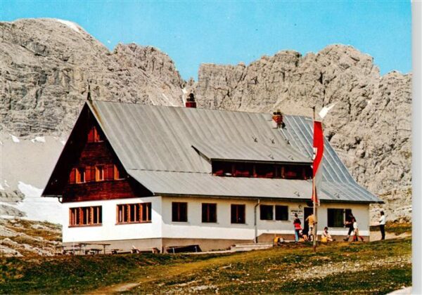 Goeppingerhuette 2245m Lech Vorarlberg AT mit Bratschenwand