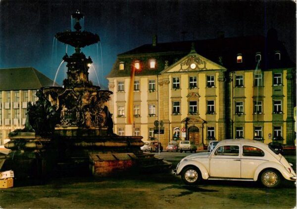Erlangen Rathaus Brunnen und Marktplatz bei Nacht