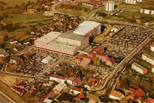 Bad Segeberg Fliegeraufnahme mit Einrichtungshaus Moebel Kraft