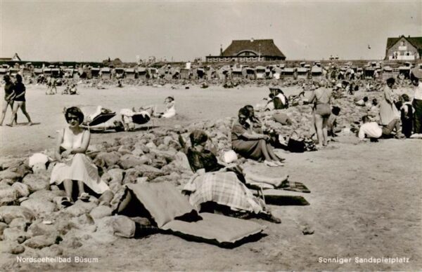 Buesum Nordseebad Sonniger Sandspielplatz