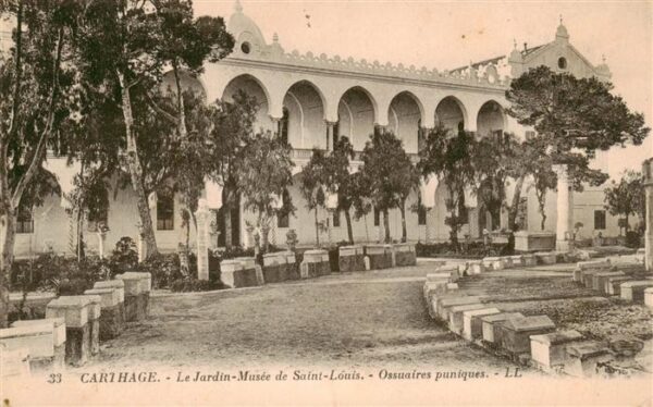 Carthage  Karthago Carthago Tunesie Le Jardin Musee de Saint Louis Ossuaires pun