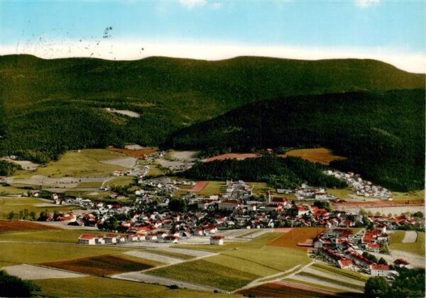 Lam Oberpfalz Wald mit Schwarzeck Fliegeraufnahme