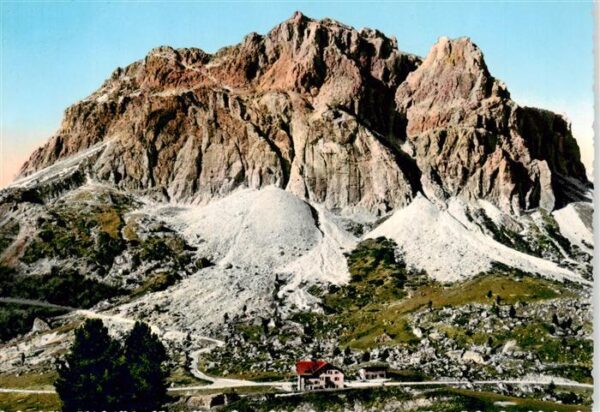 Falzaregopass Passo Falzarego 2117m IT Albergo Passo Falzarego
