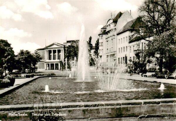 Halle  Saale Theater des Friedens Springbrunnen