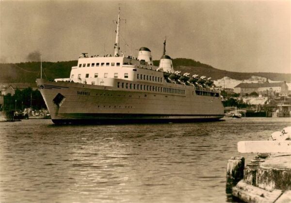 Sassnitz Ostseebad Ruegen Eisenbahnfaehrschiff der Deutschen Reichsbahn MS Sassn