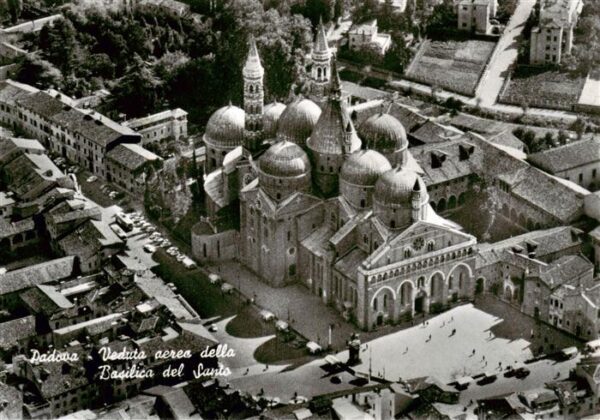 Padova IT Veduta aerea della Basilica del Santo