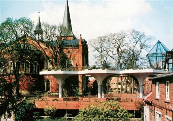 Esens St Magnus Kirche mit Arkaden