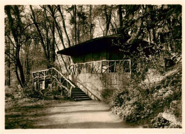 Weimar  Thueringen Borkenhaeuschen im Park